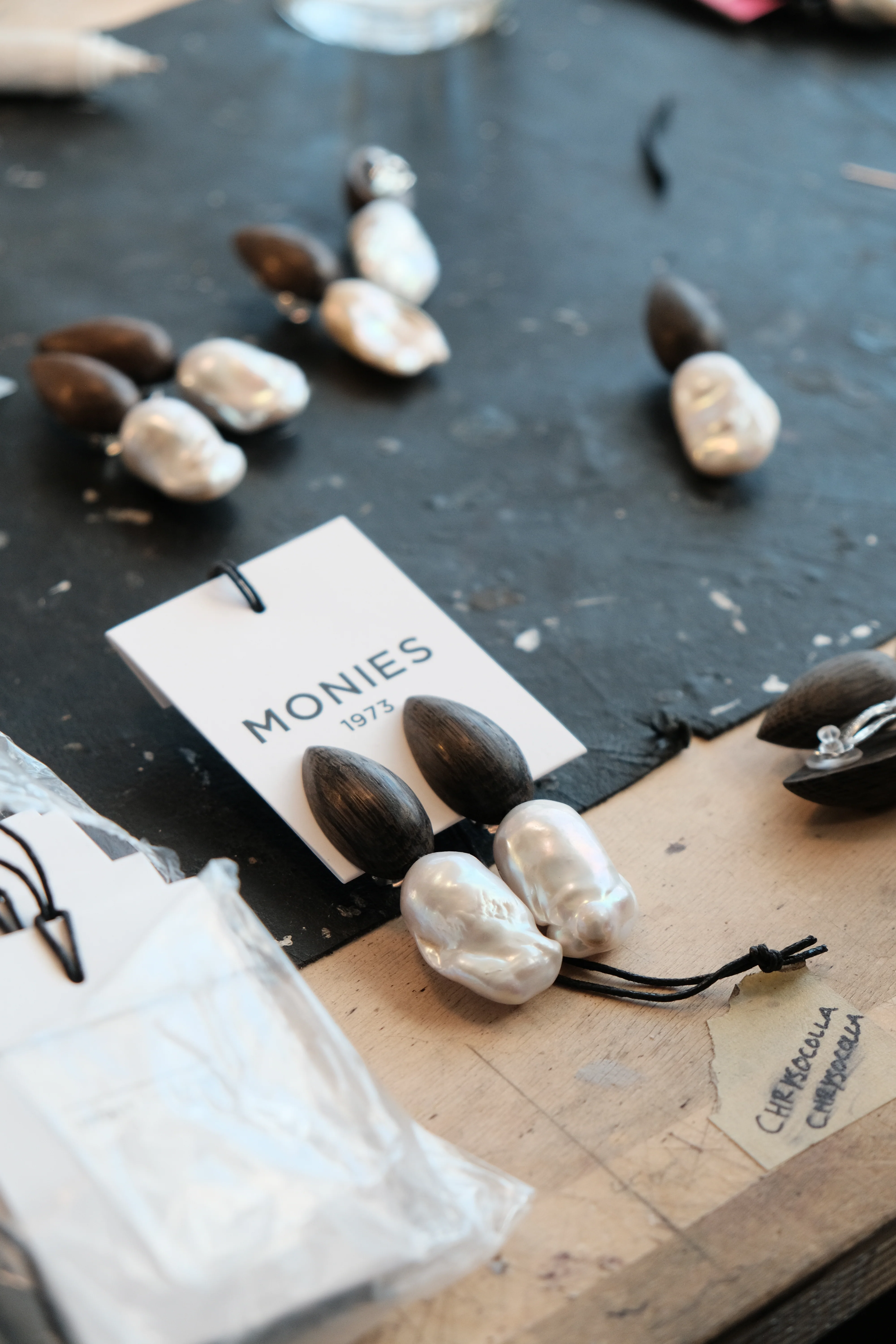 Orage earrings: baroque pearl, bog oak - Image 5