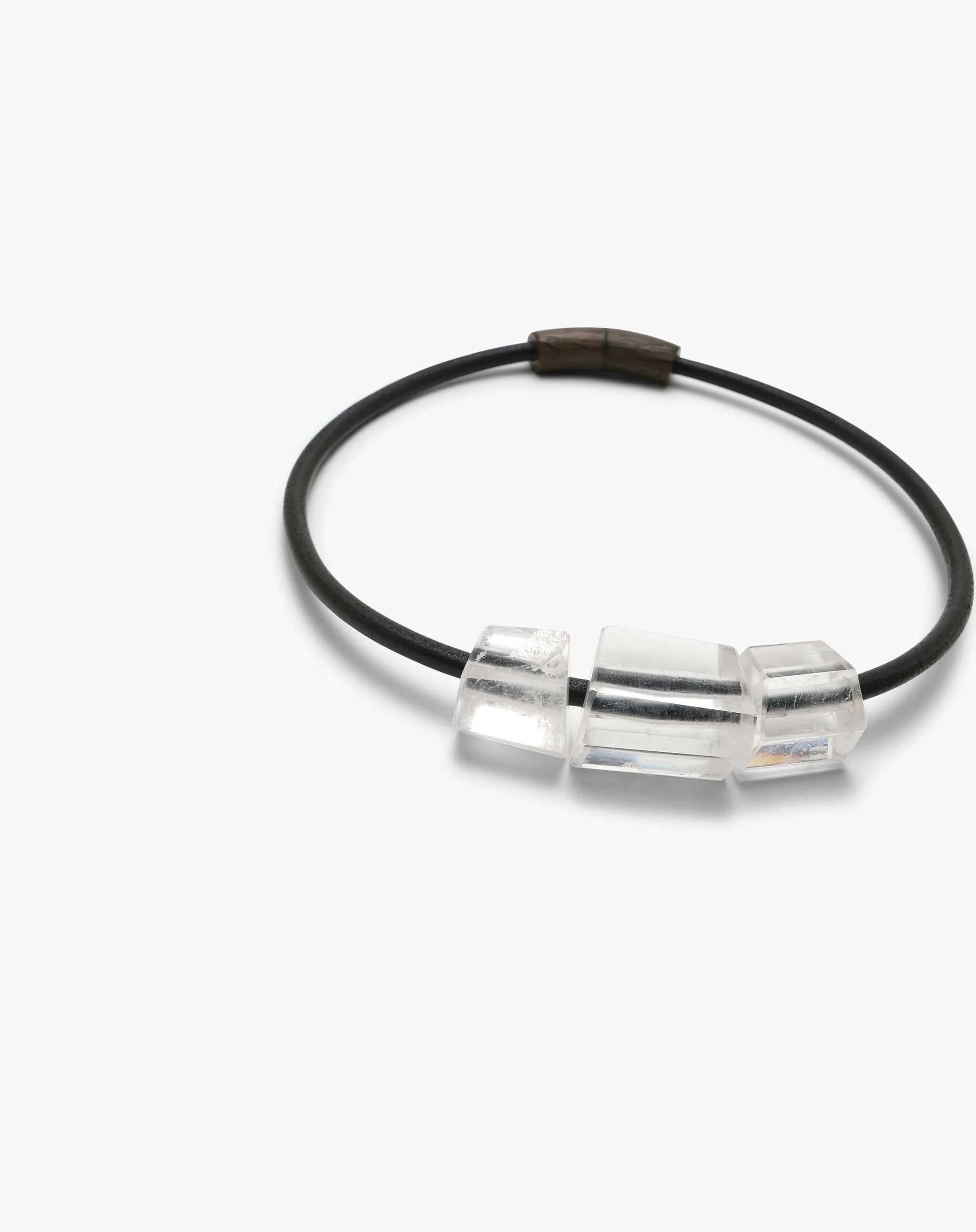 Élume necklace: leather, mountain crystal - Image 3