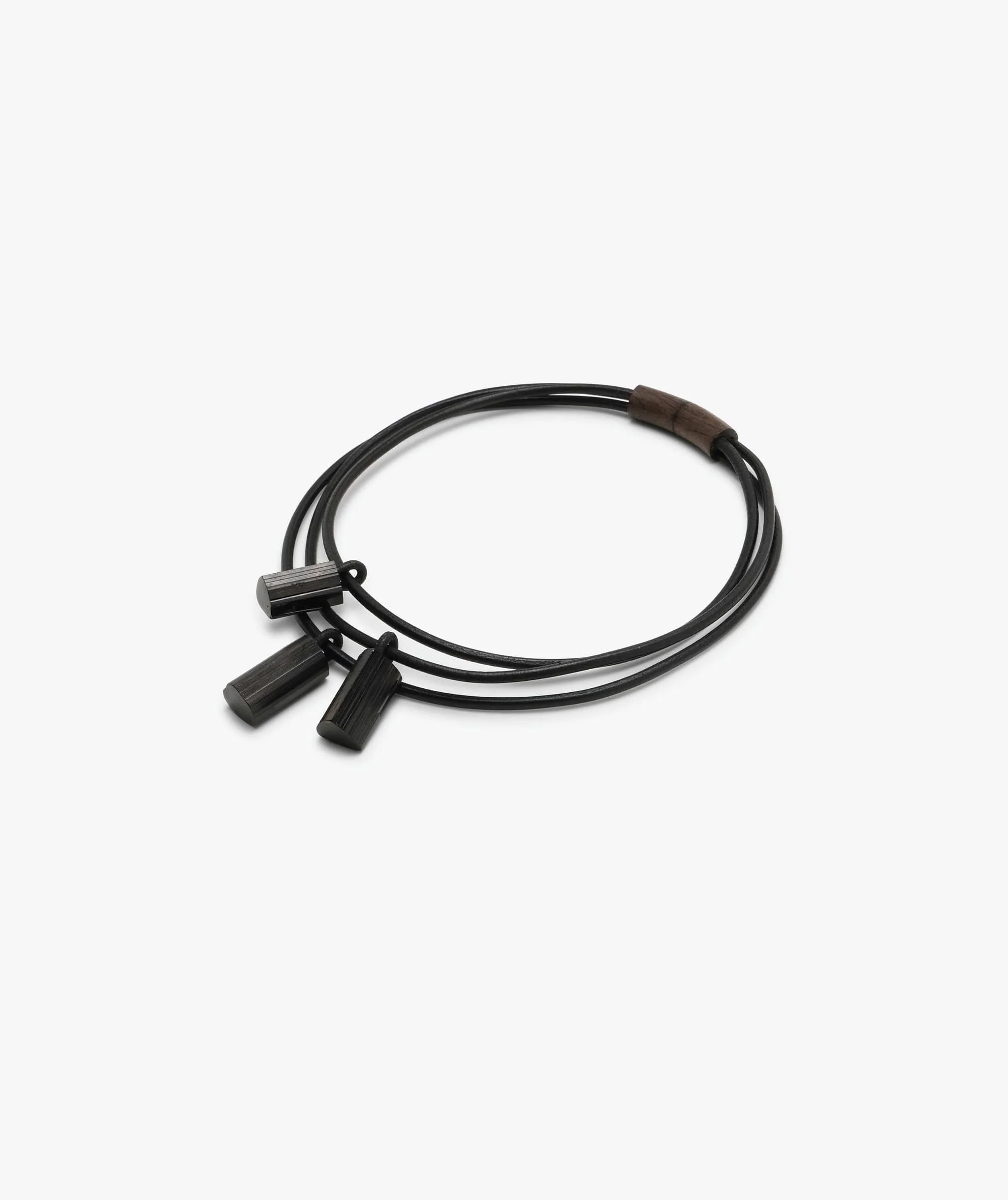 Séquence necklace: leather, bog oak, tourmaline - Image 3