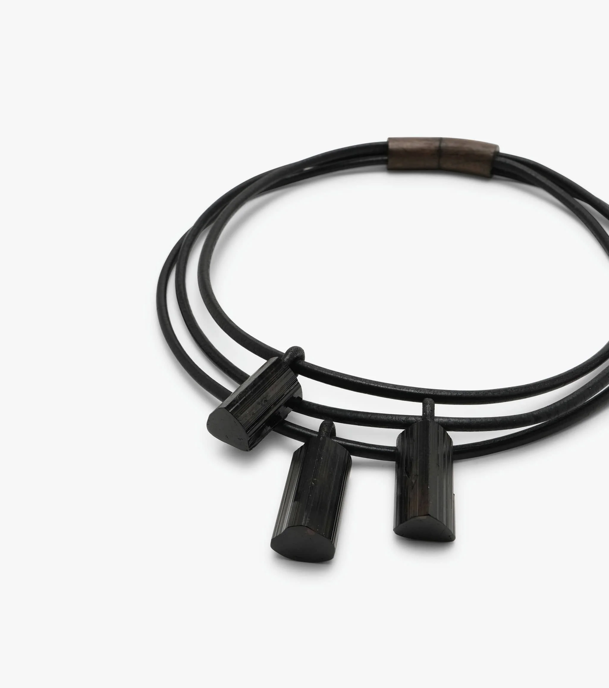 Séquence necklace: leather, bog oak, tourmaline - Image 4
