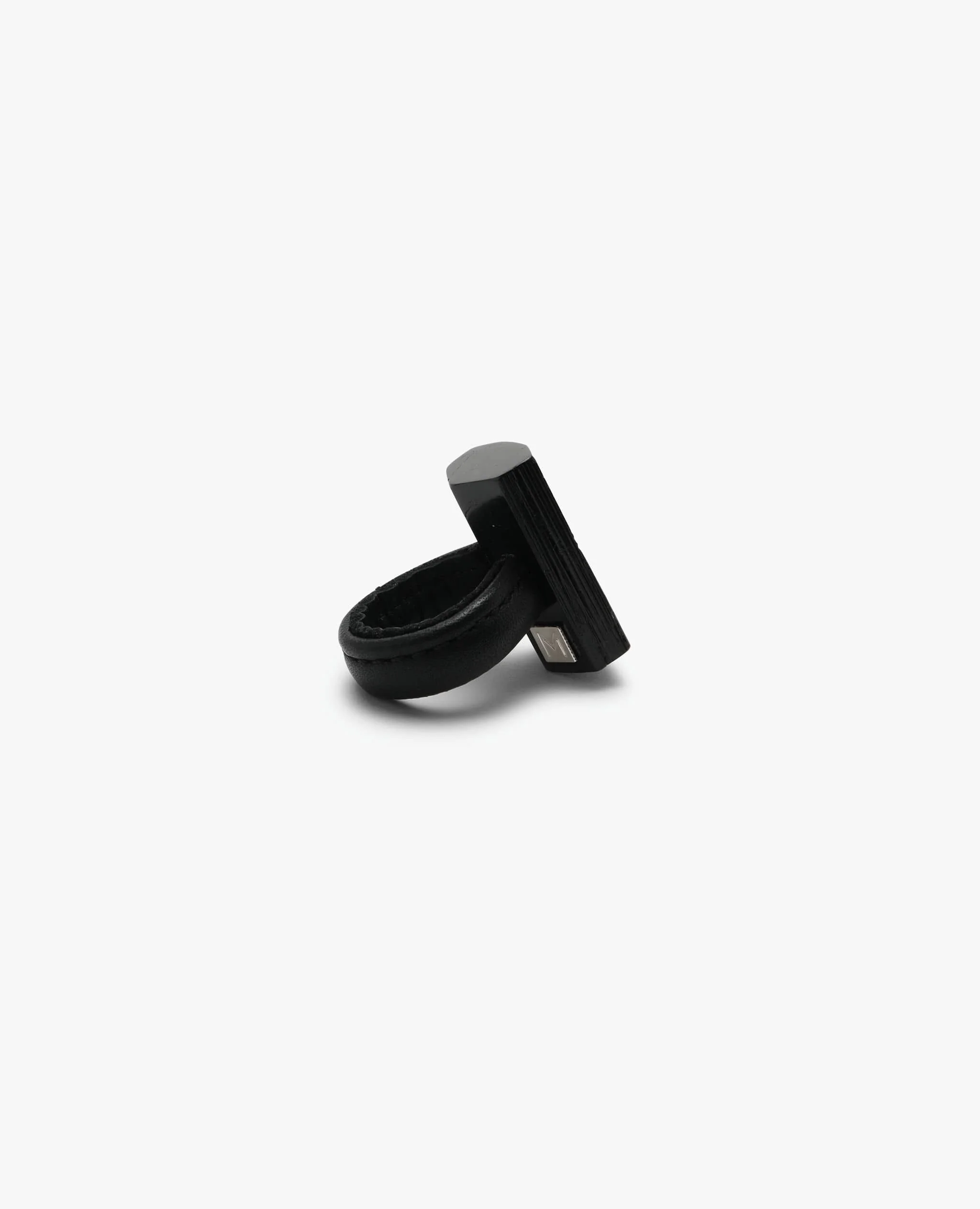 Encre ring: black tourmaline, leather - Image 6