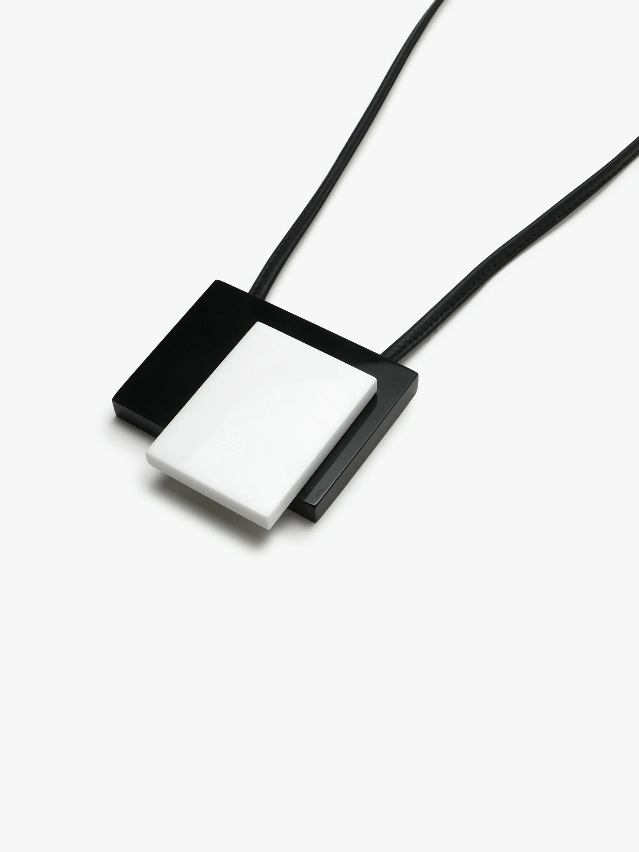 Wera pendant: black/white acrylic - Image 3